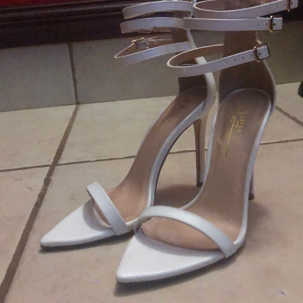 Miss Lola white heels